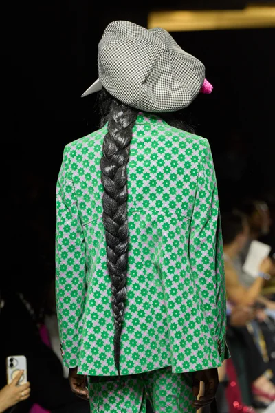 Look 11